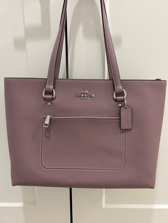Coach Handbags - Coach (NWT) Station Tote in Jasmine